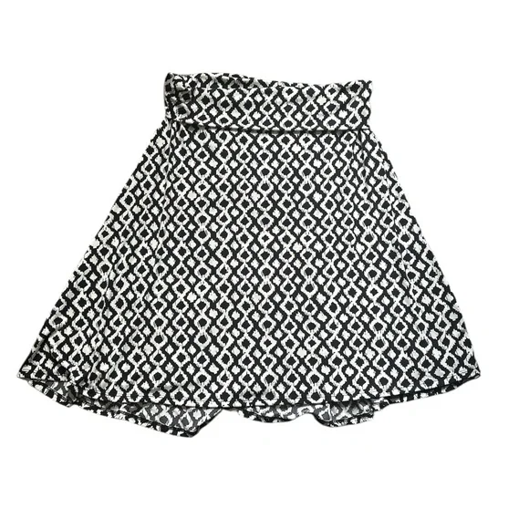 LuLaRoe Azure Skirt Black and White Pattern, Size: XL - Picture 1 of 4